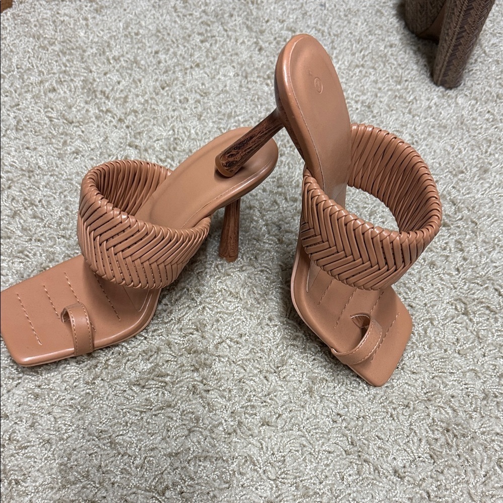 Elegant Tan Women's Heeled Sandals